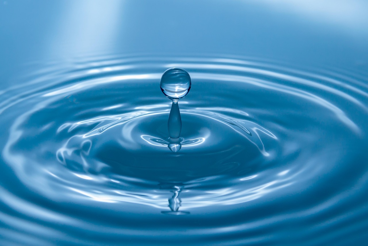 waterdrop-1905122_1280